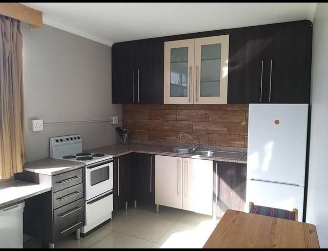 2 BEDROOM PROPERTY TO RENT IN ROSEBANK